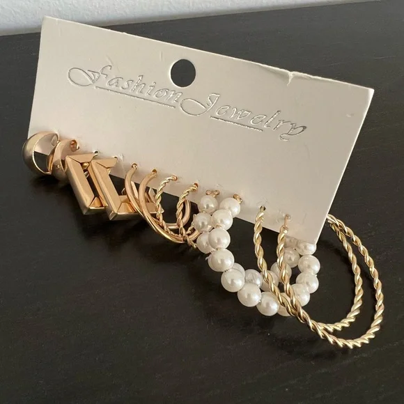 Jewelry Set Gold Bundle: 4 Necklaces, 2 Bracelets, 9 Rings and 12 Earrings - Picture 9 of 15